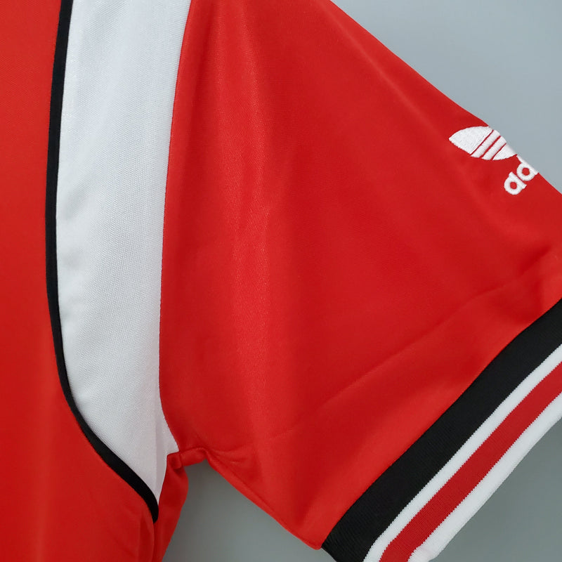 Camisola Manchester United Home 85/86 - Retrô