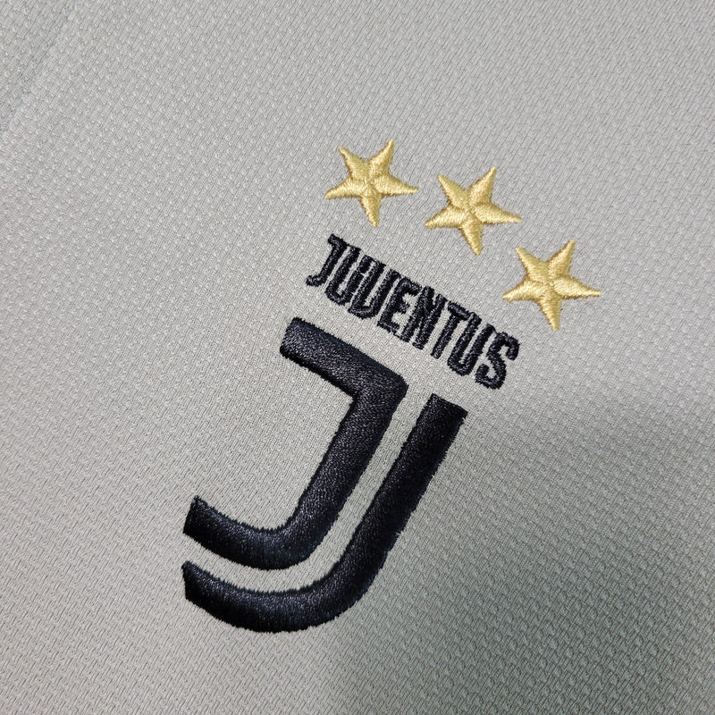 Camisola Juventus Away 18/19 - Retrô