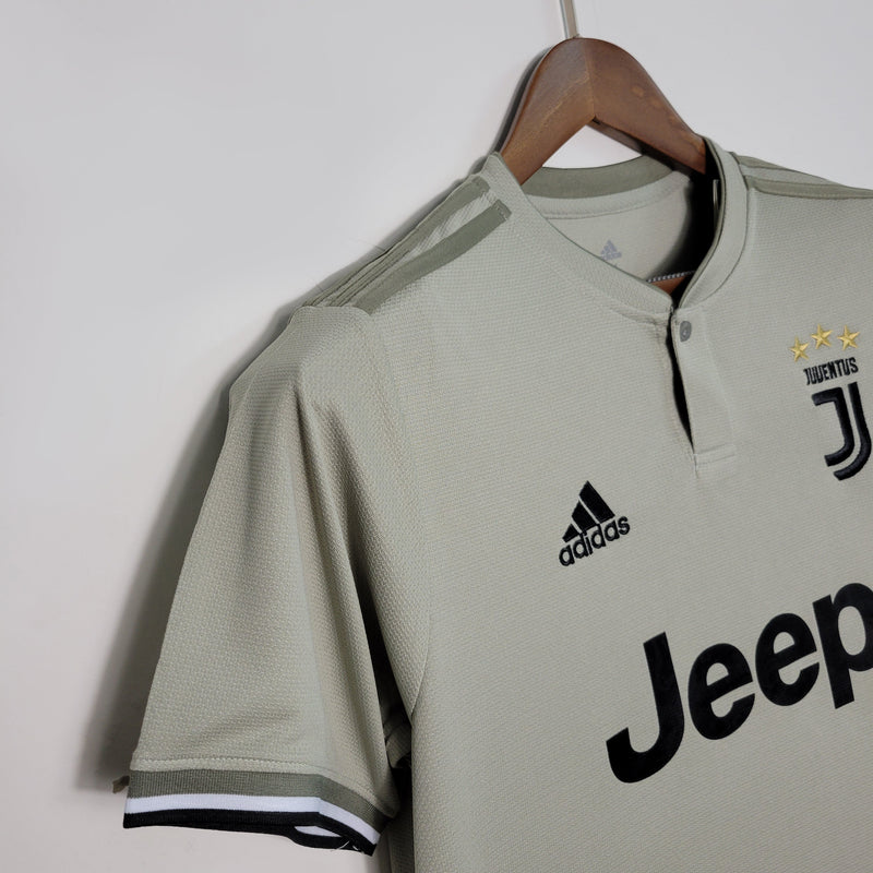 Camisola Juventus Away 18/19 - Retrô